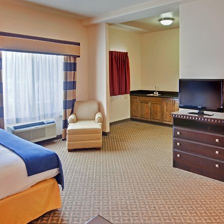 Holiday Inn Express Delano Highway 99 By Ihg Chambre photo