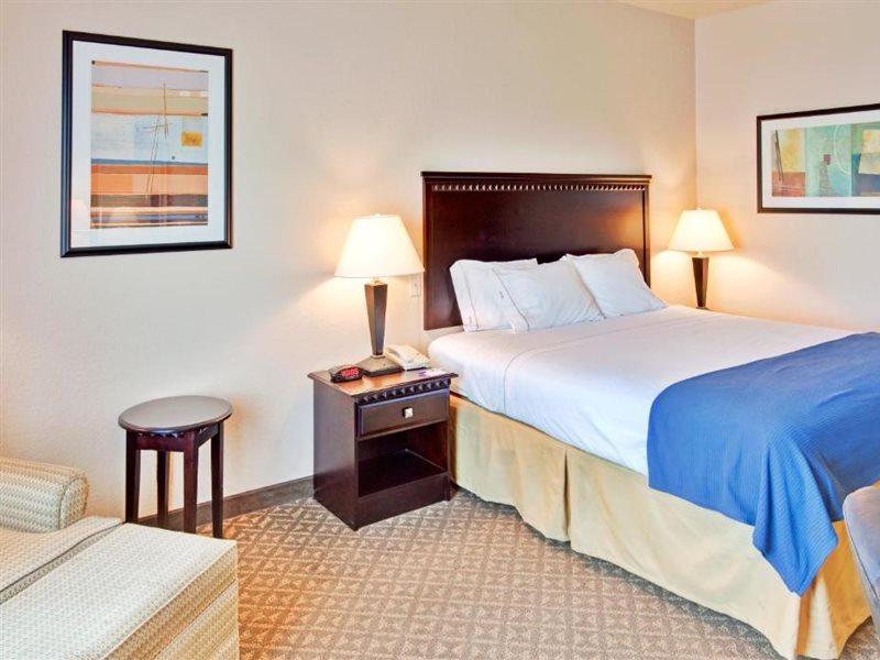 Holiday Inn Express Delano Highway 99 By Ihg Extérieur photo