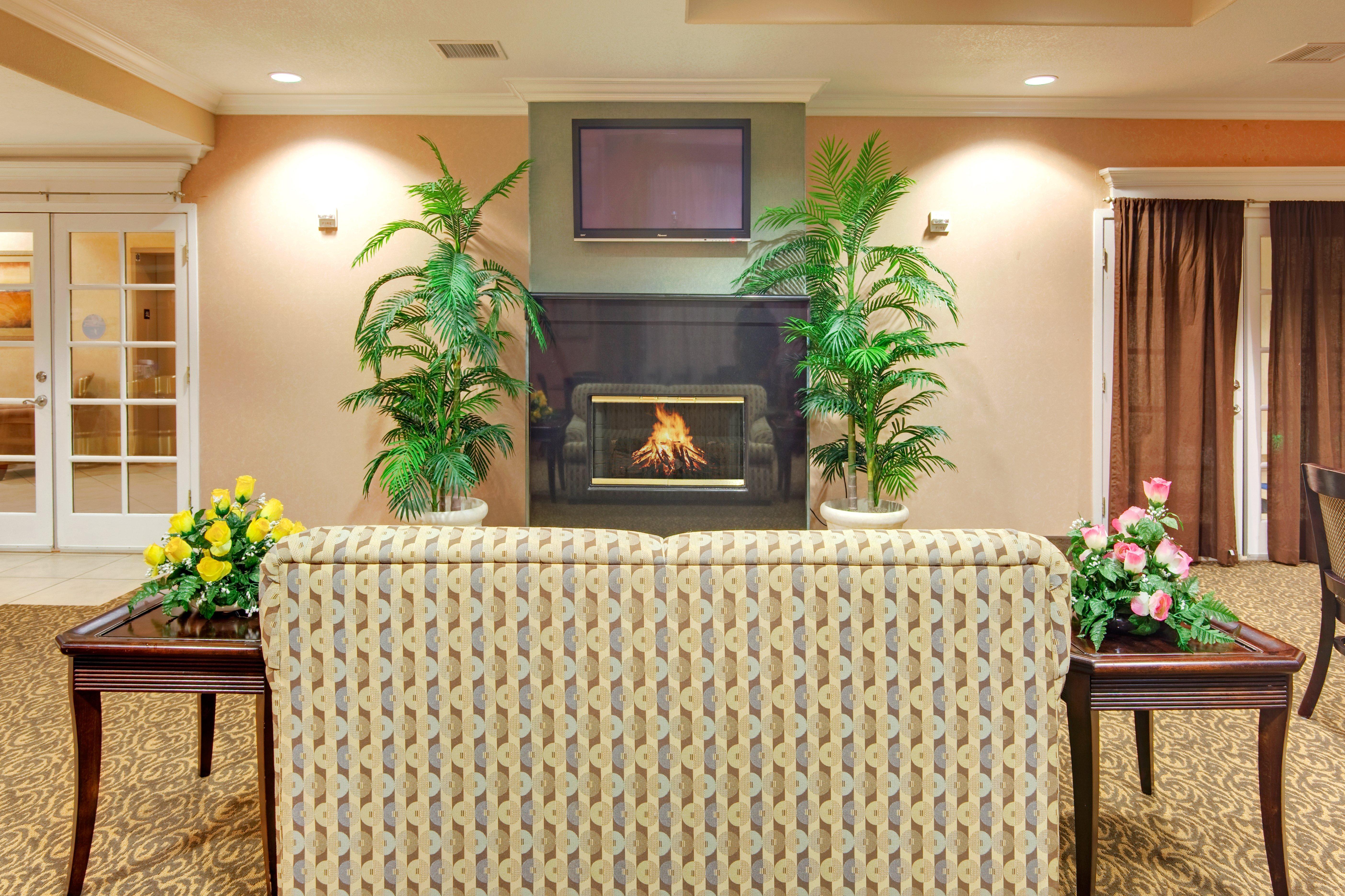 Holiday Inn Express Delano Highway 99 By Ihg Extérieur photo
