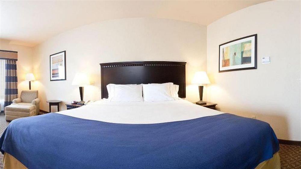 Holiday Inn Express Delano Highway 99 By Ihg Extérieur photo