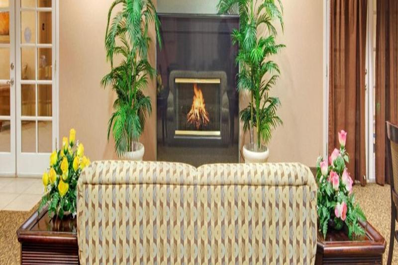 Holiday Inn Express Delano Highway 99 By Ihg Extérieur photo